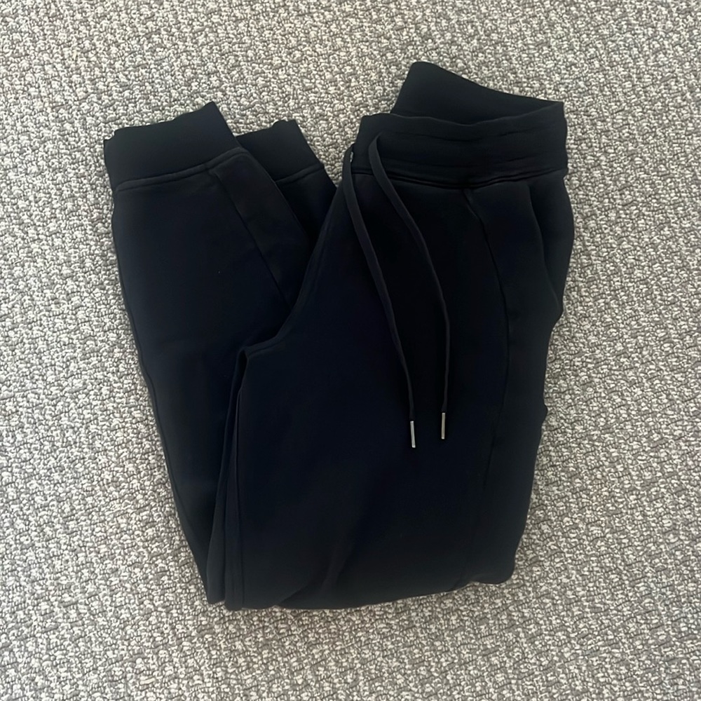 Lululemon joggers size 6